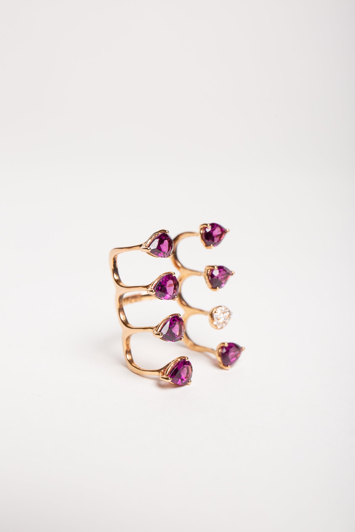 STEFERE | 18K WHITE GOLD 10 DIAMOND GARNET RING