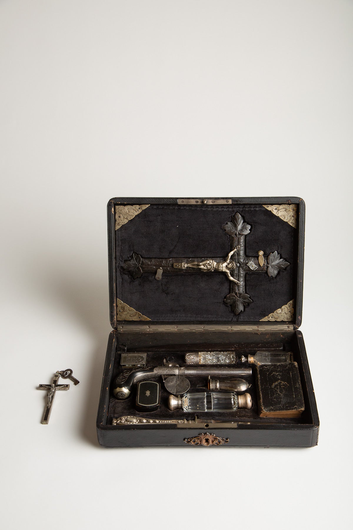 MAXFIELD PRIVATE COLLECTION | VINTAGE 1850'S VAMPIRE SLAYER KIT